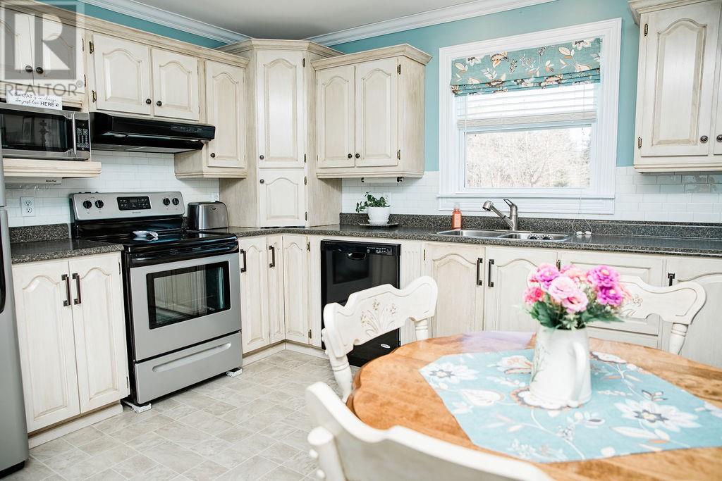 1098 Main Road - 9