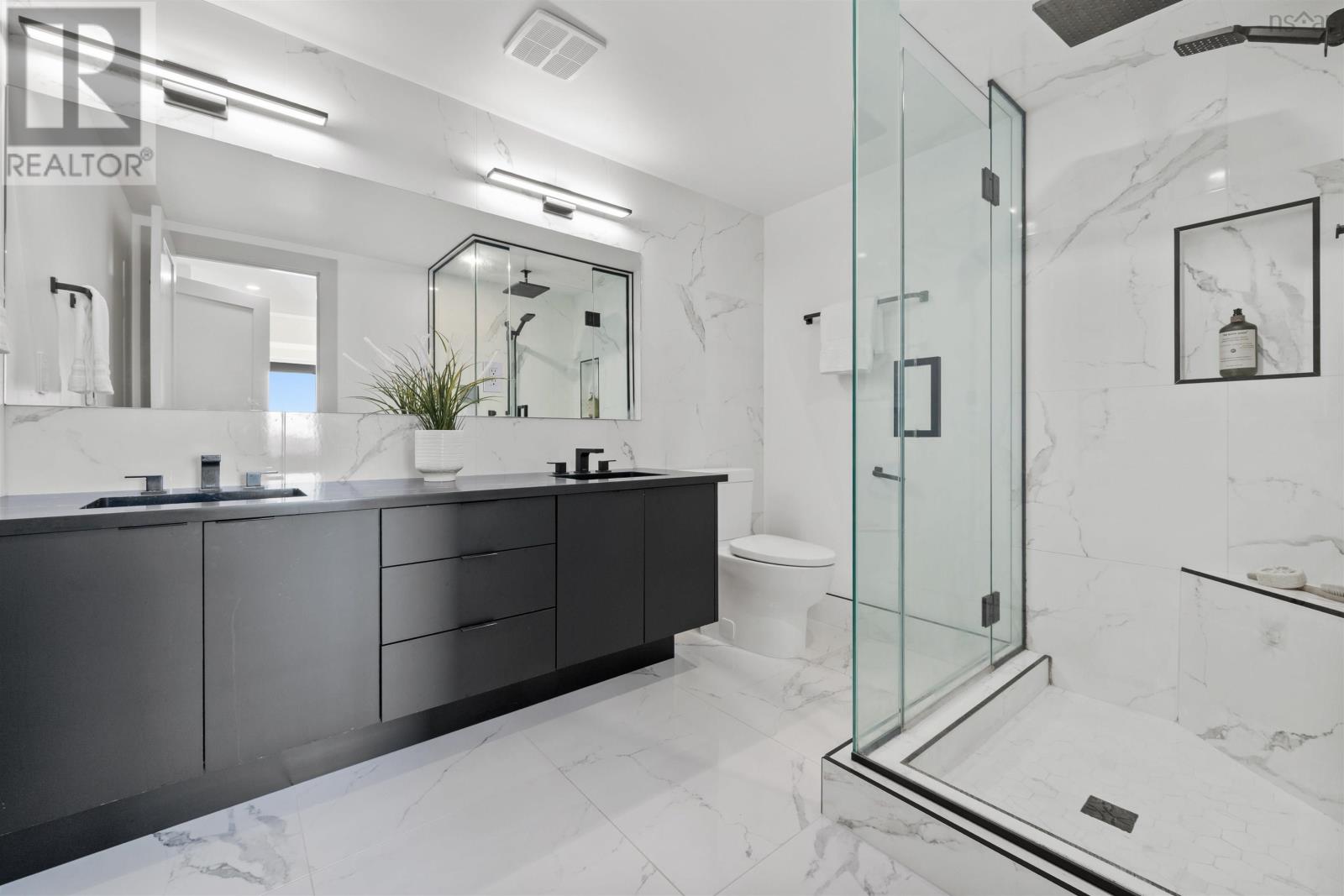 Property 22 of 36 of 809 60 Walter Havill Drive