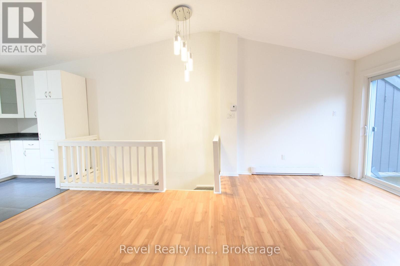 #227 17 HARBOUR STREET W - 10
