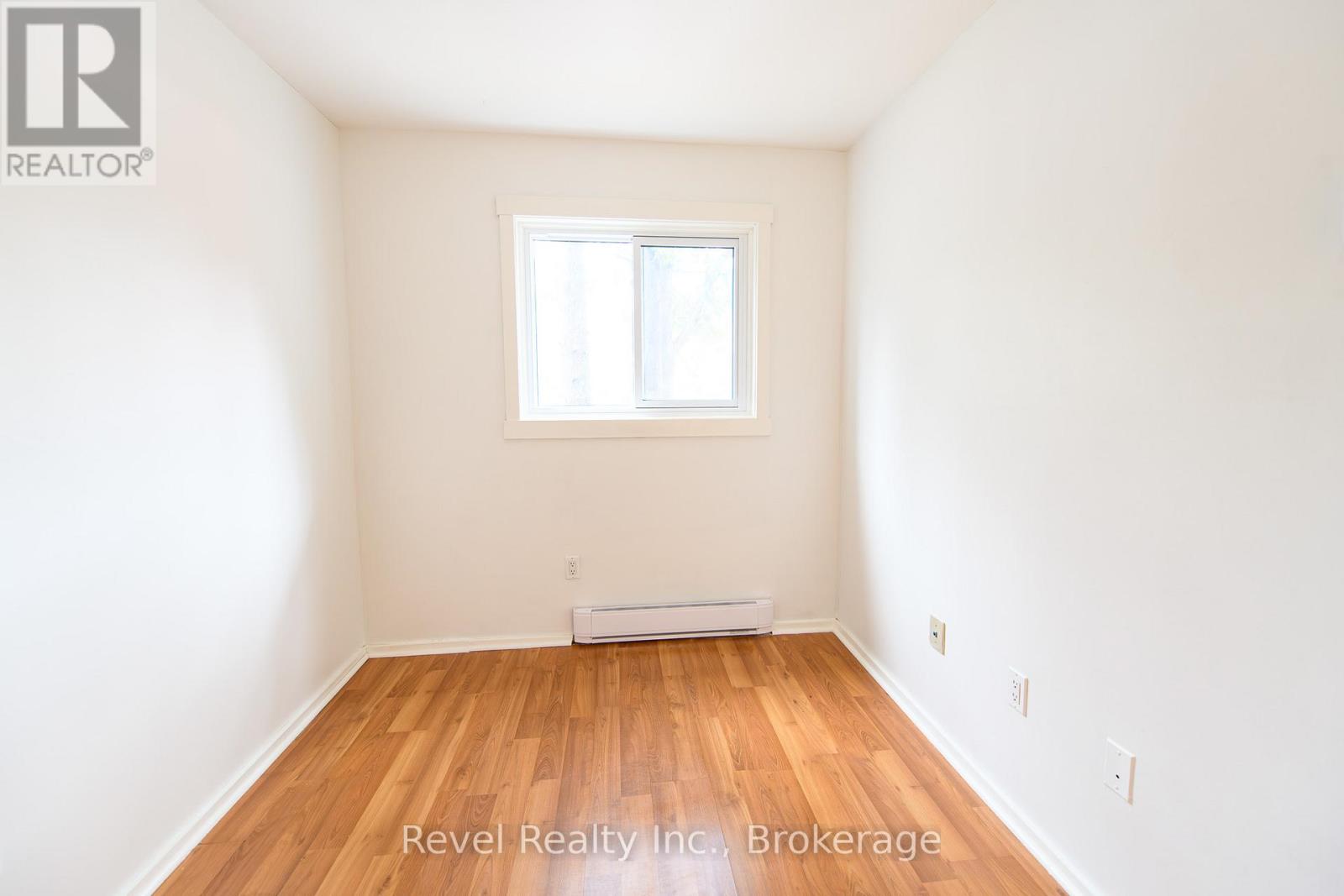 #227 17 HARBOUR STREET W - 16