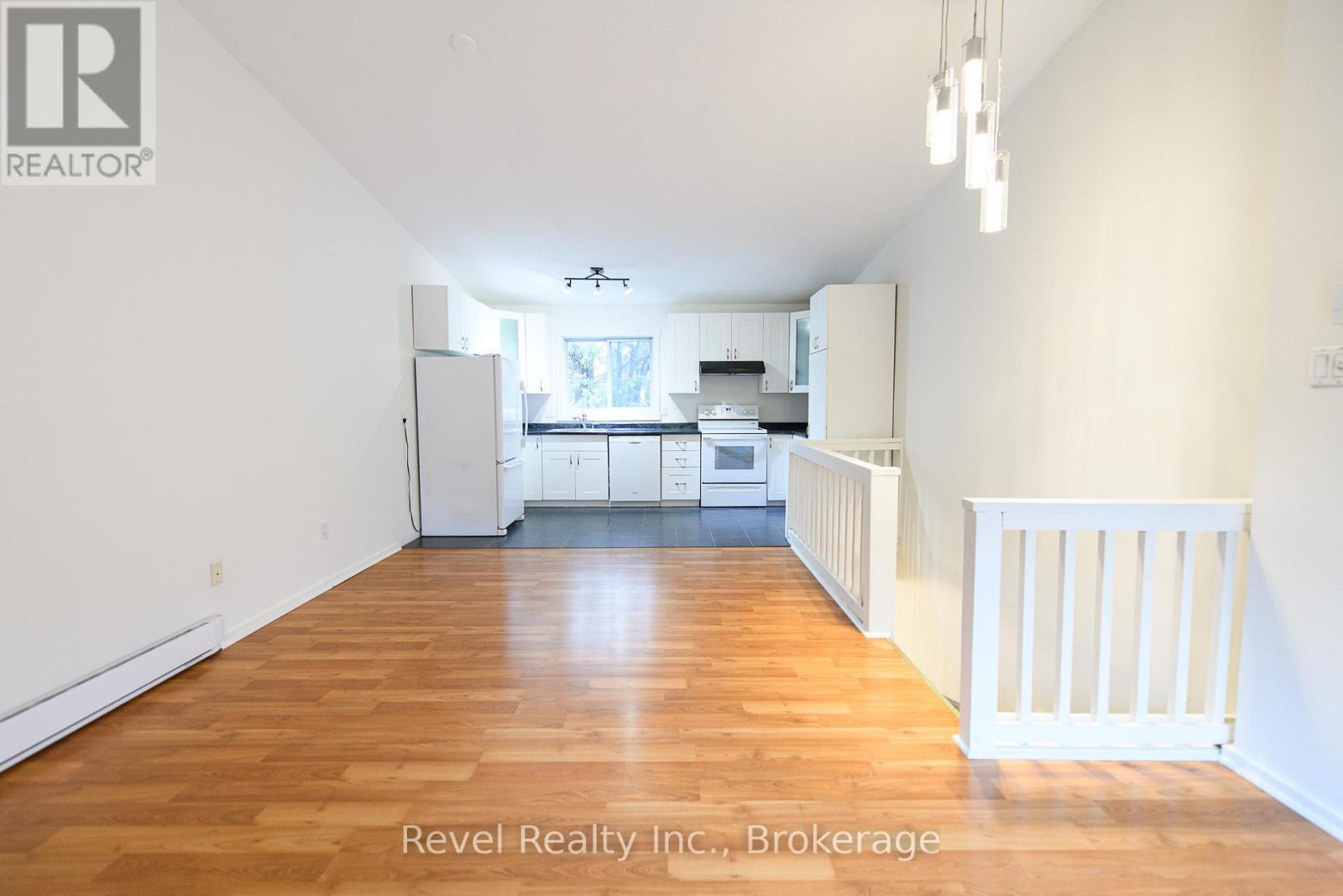 #227 17 HARBOUR STREET W - 8
