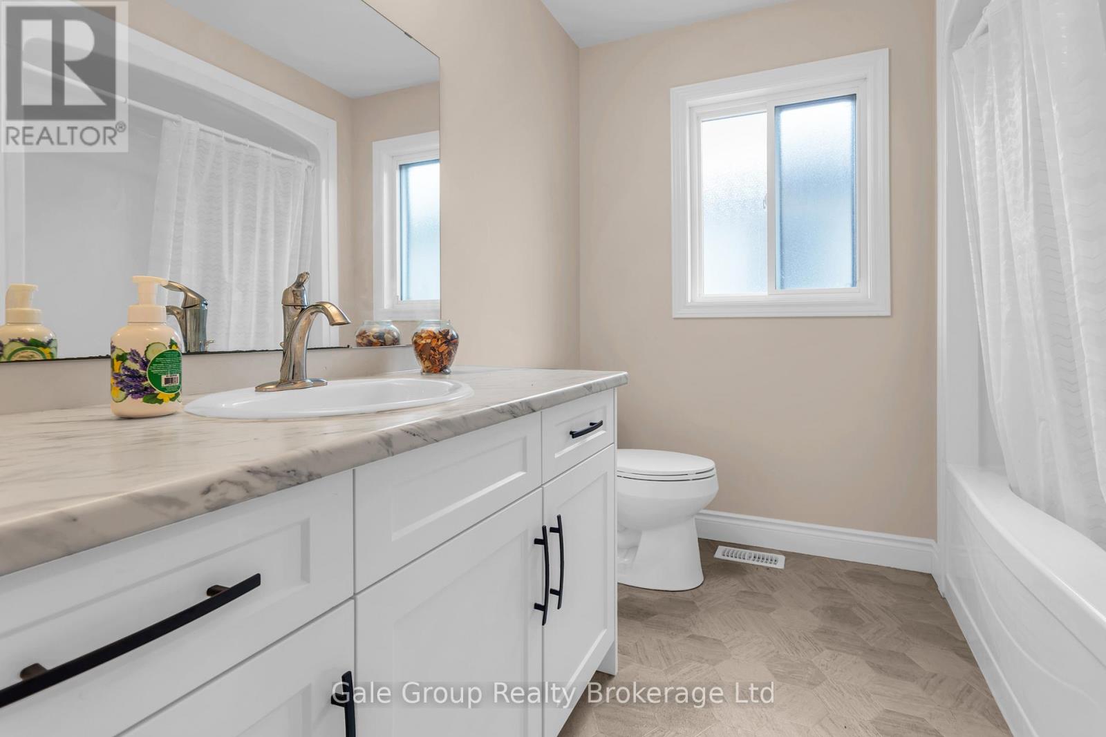 48 CASH CRESCENT - 19