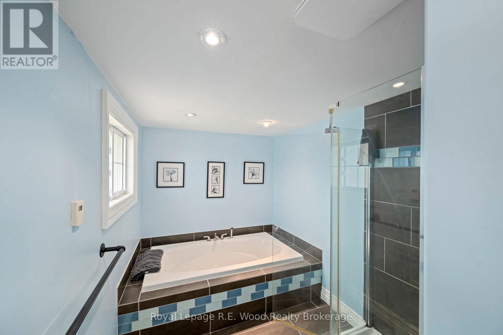 23 SPRUCE STREET W — photo 14