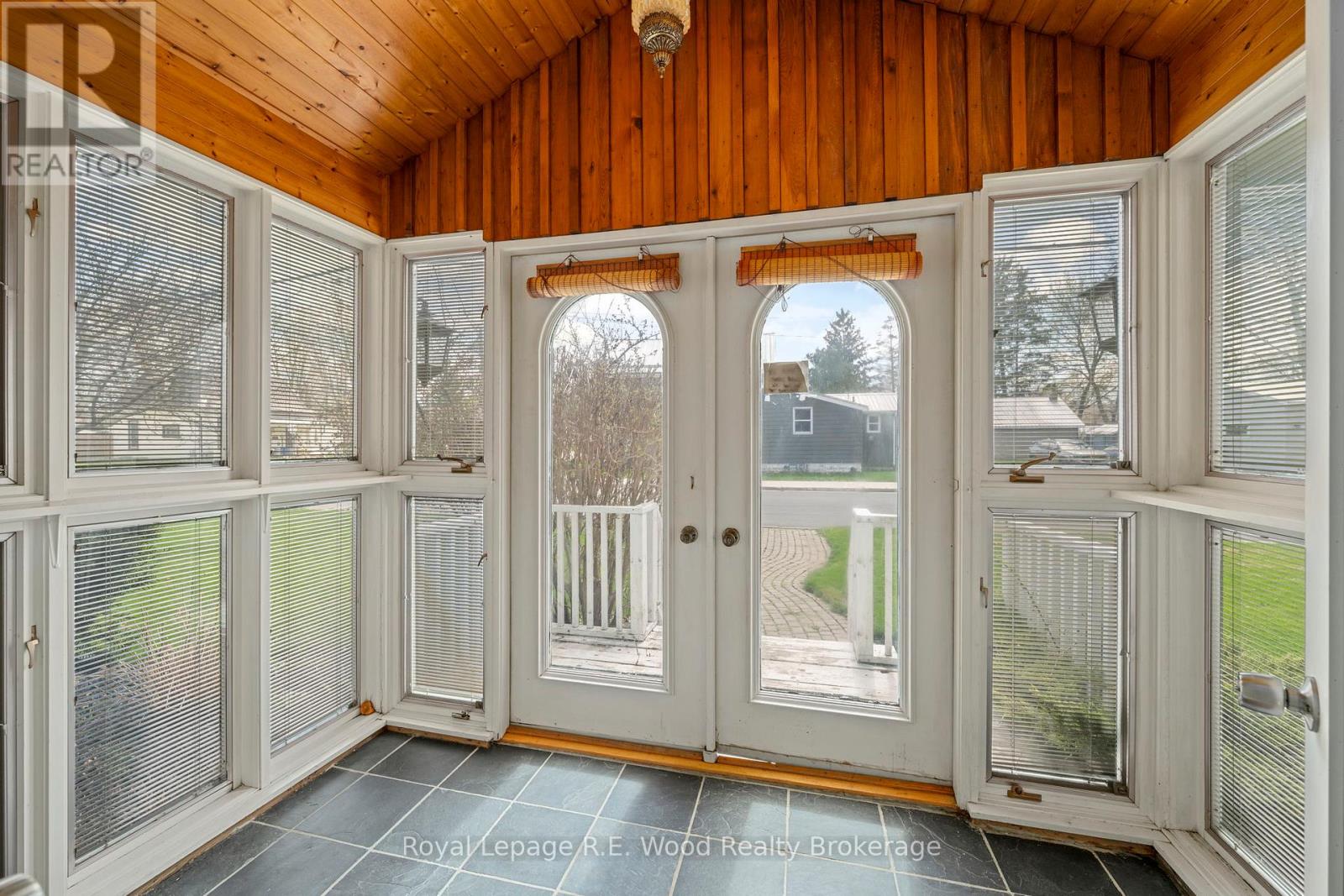 23 SPRUCE STREET W — photo 17