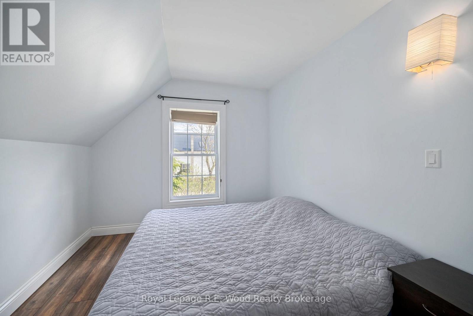 23 SPRUCE STREET W — photo 24