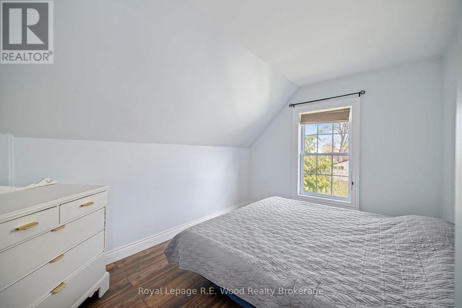 23 SPRUCE STREET W — photo 25
