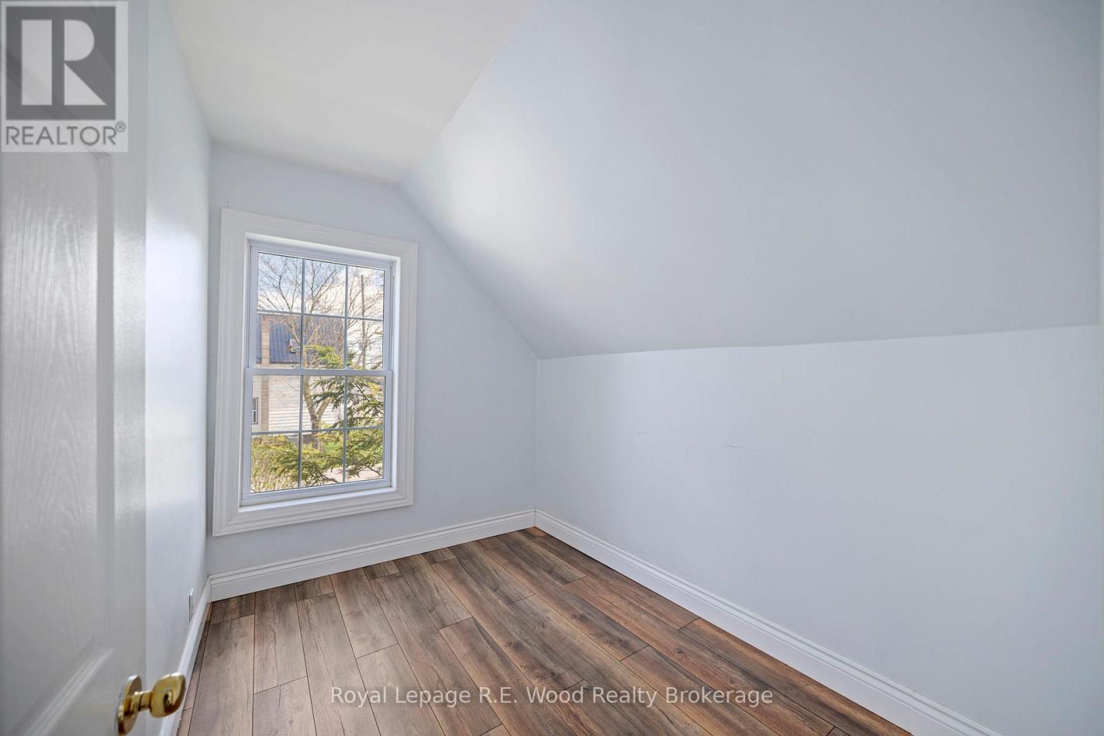 23 SPRUCE STREET W — photo 26