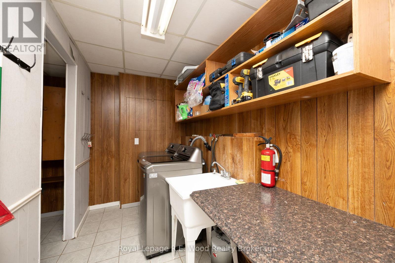 23 SPRUCE STREET W — photo 27