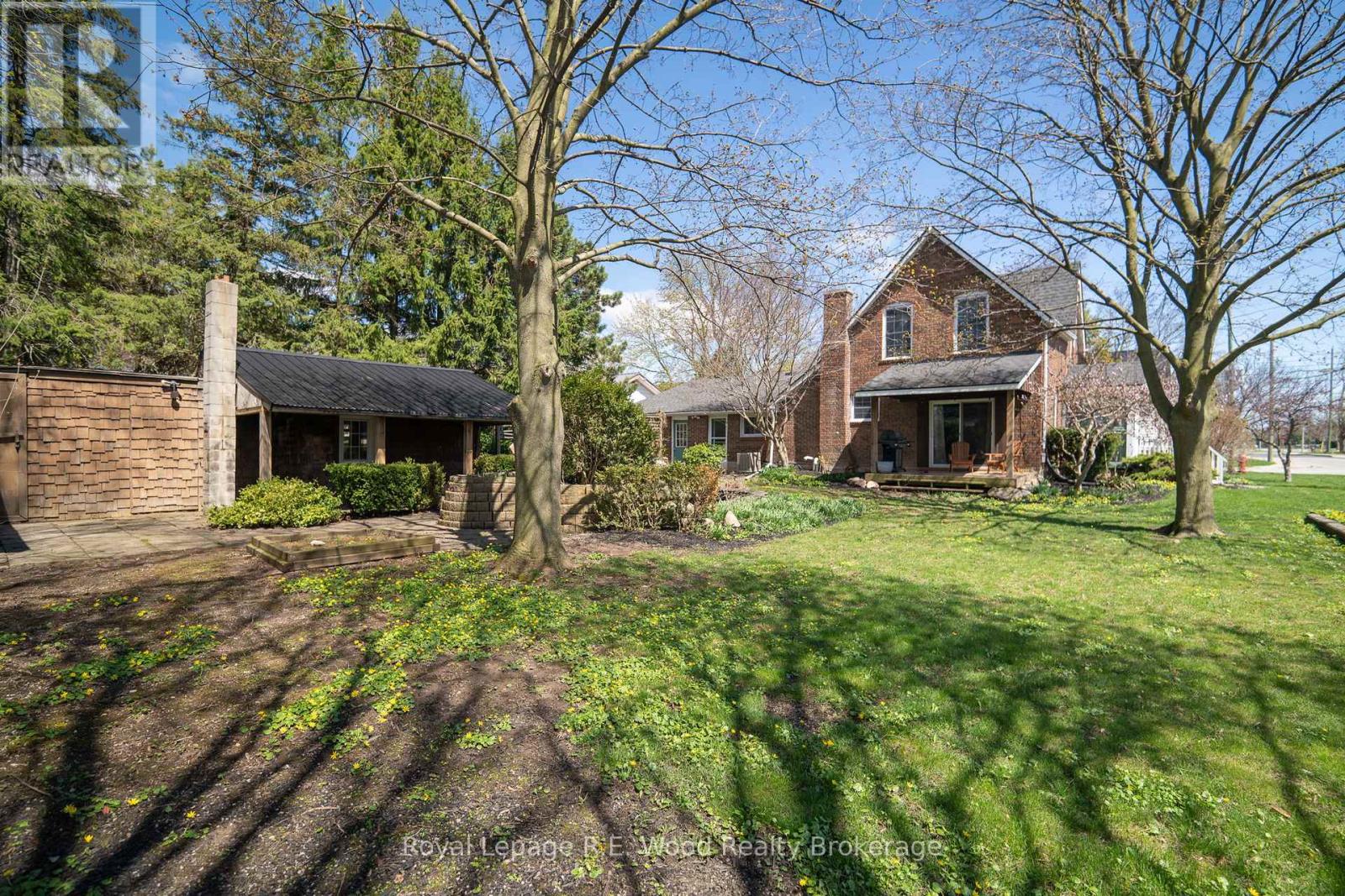 23 SPRUCE STREET W — photo 32