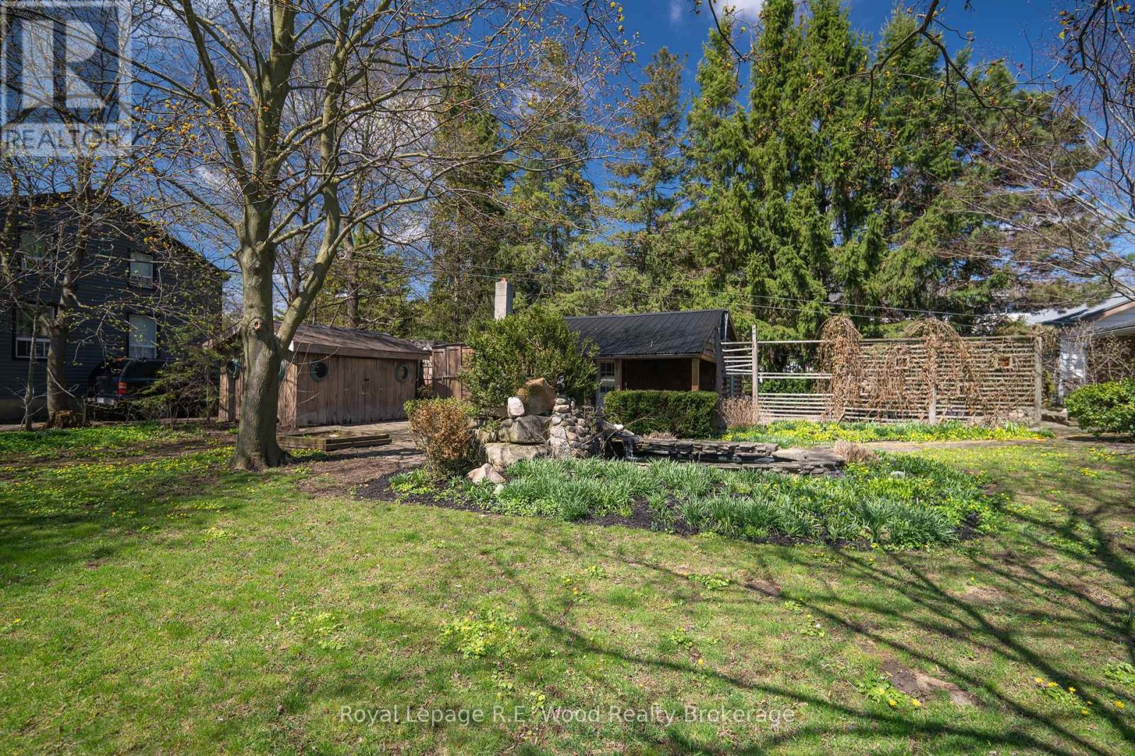 23 SPRUCE STREET W — photo 33