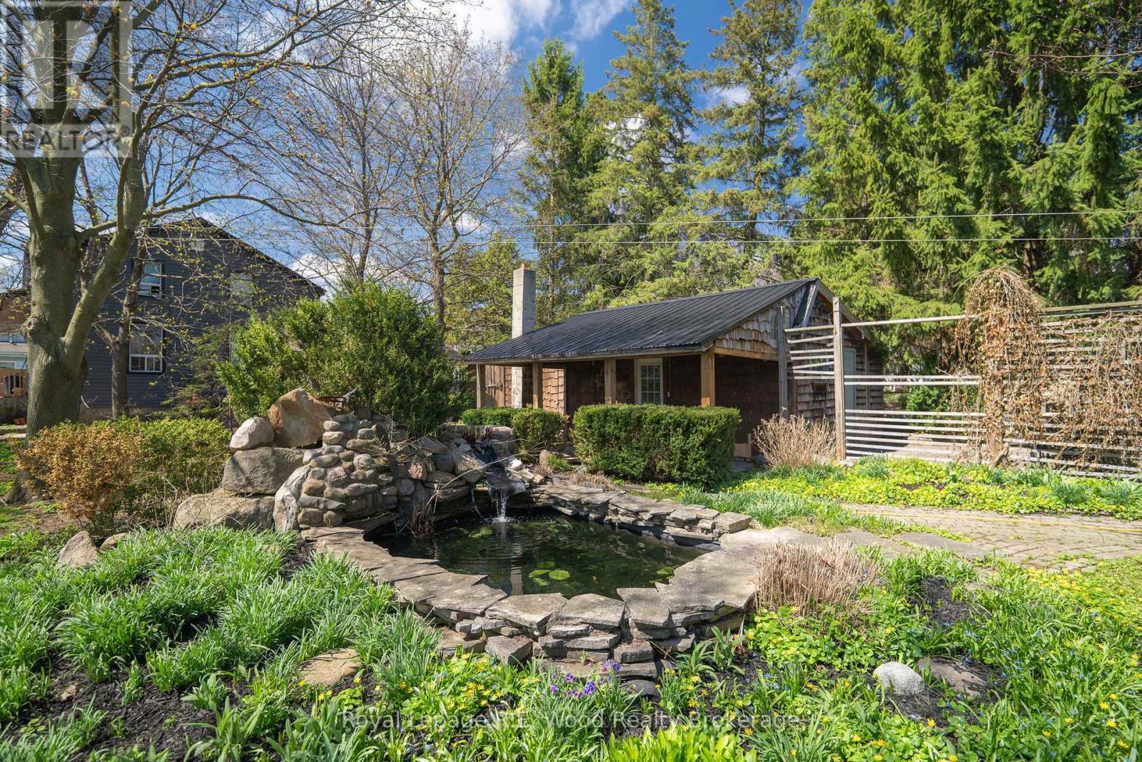 23 SPRUCE STREET W — photo 34