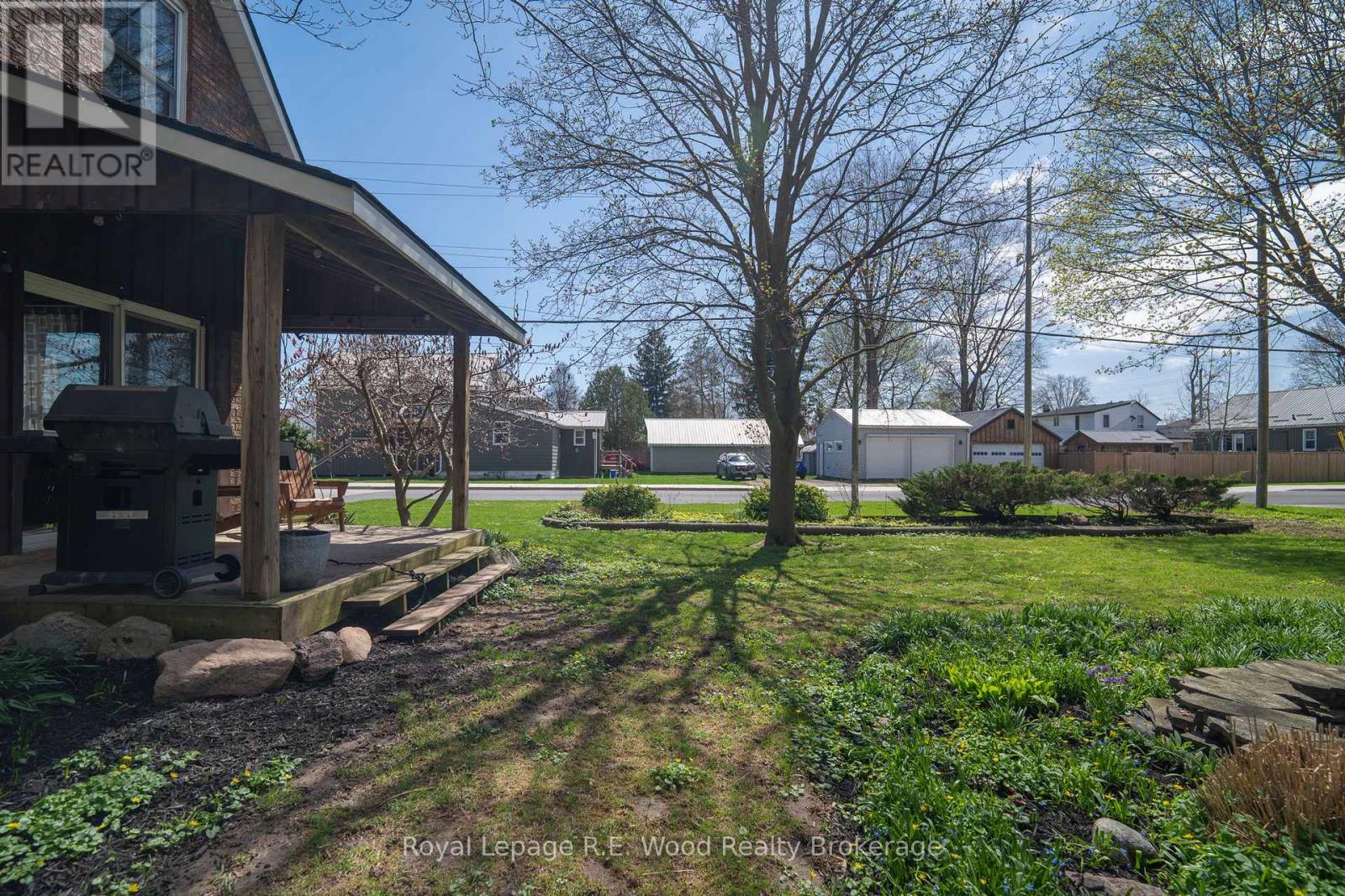 23 SPRUCE STREET W — photo 40