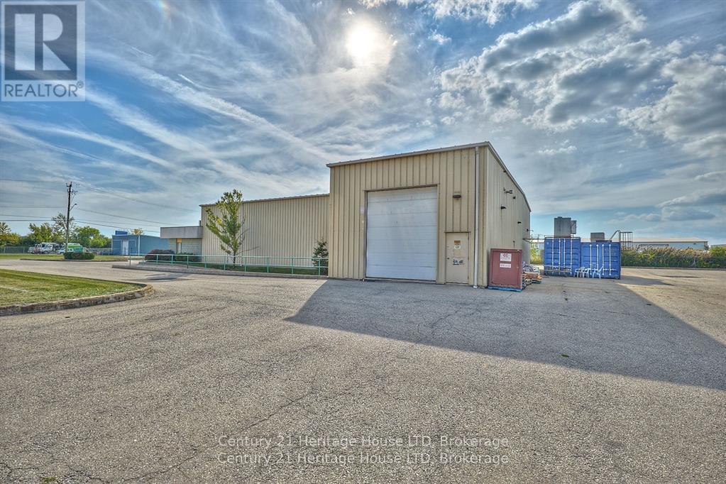 Loading dock door