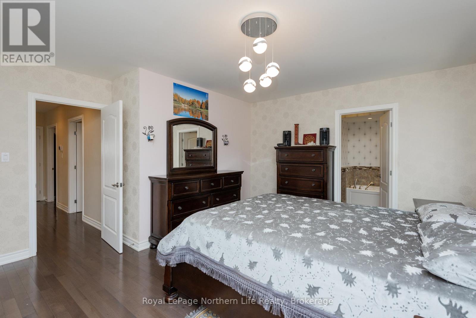 5 SUGARBUSH STREET — photo 18