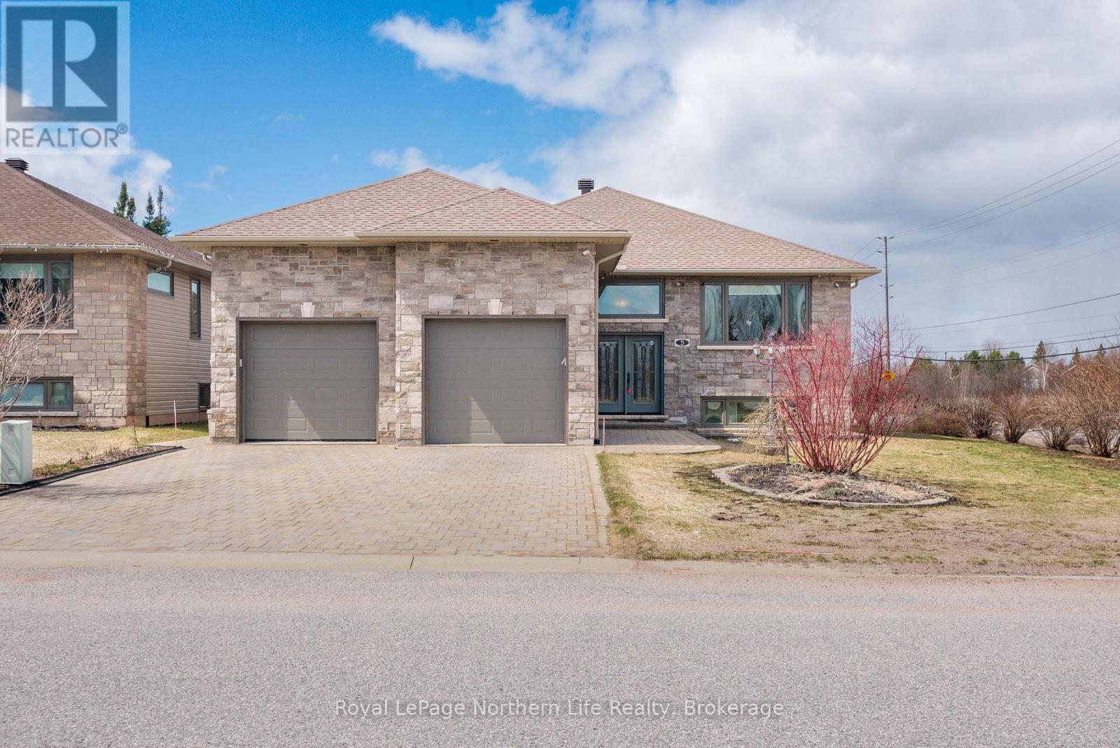 5 SUGARBUSH STREET - 2
