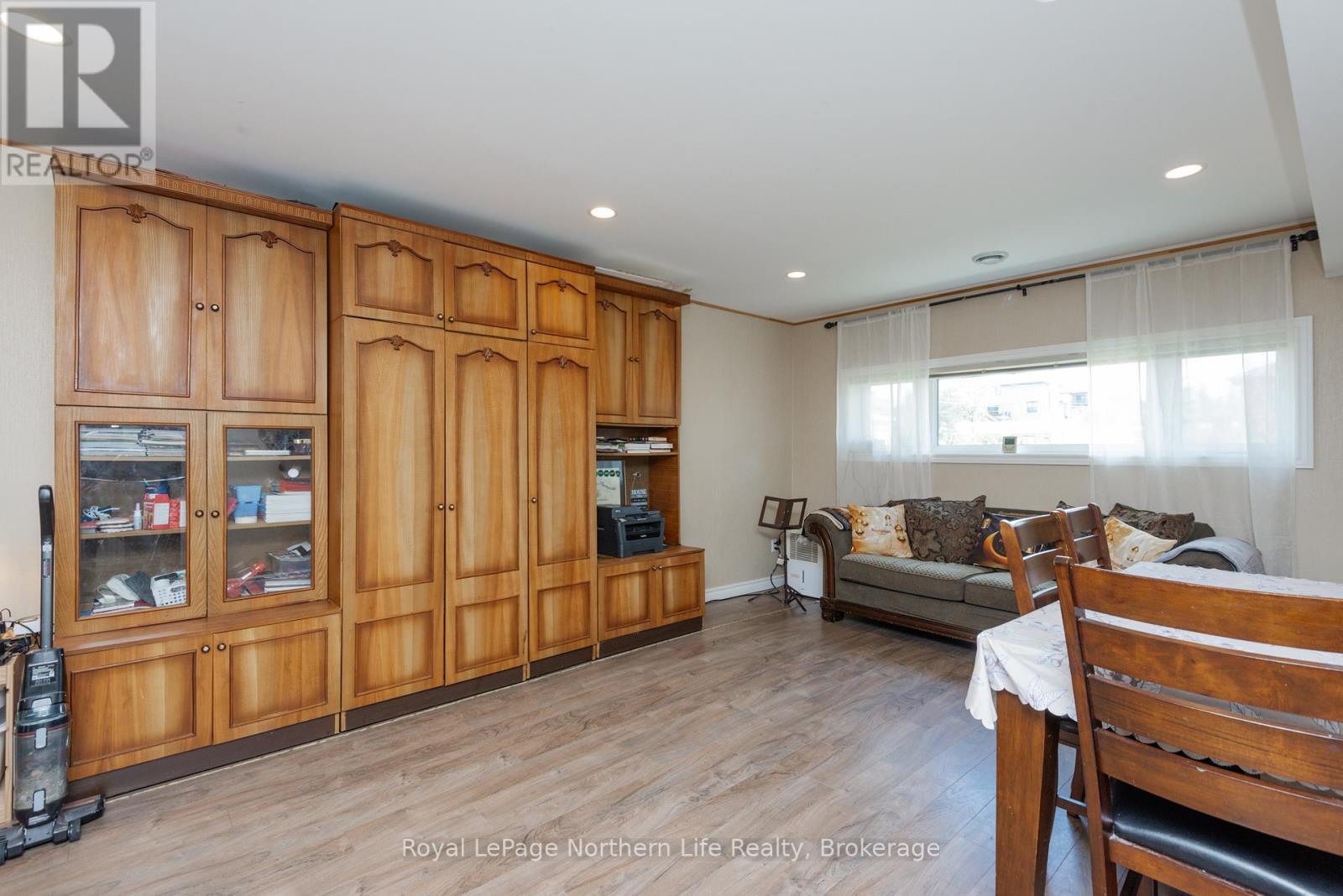 5 SUGARBUSH STREET — photo 27