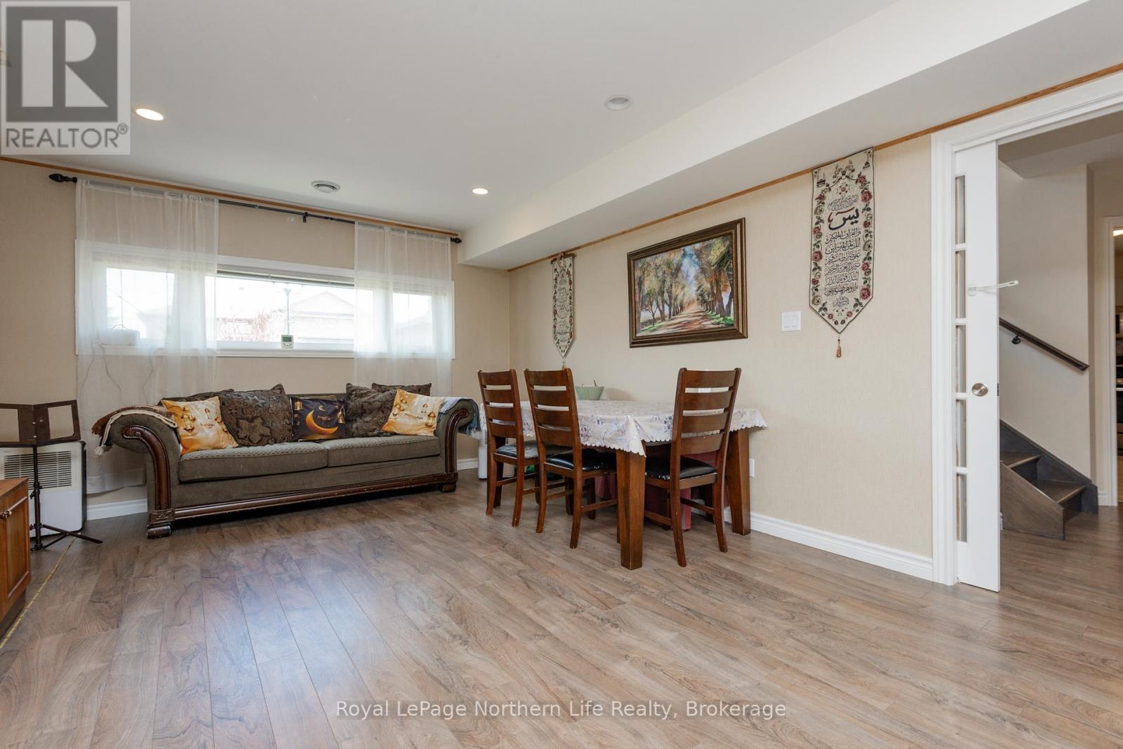 5 SUGARBUSH STREET — photo 28