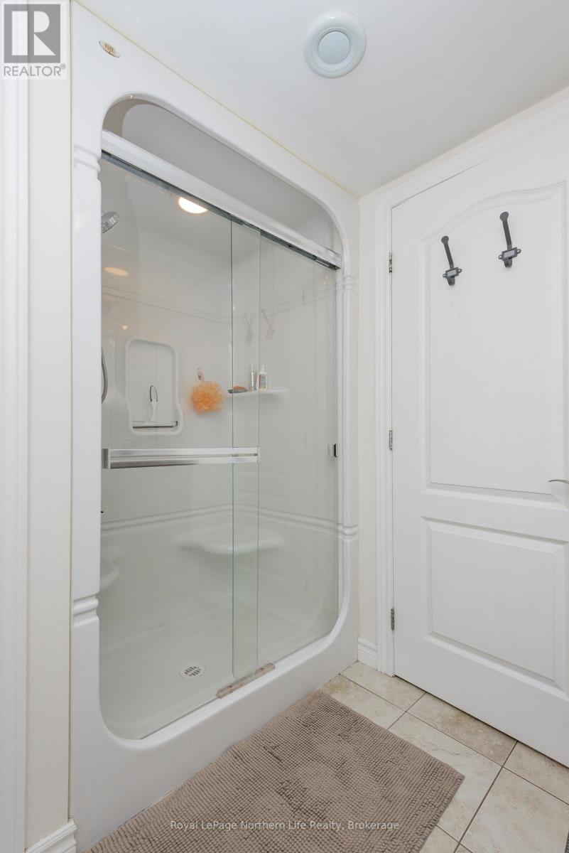 5 SUGARBUSH STREET — photo 32
