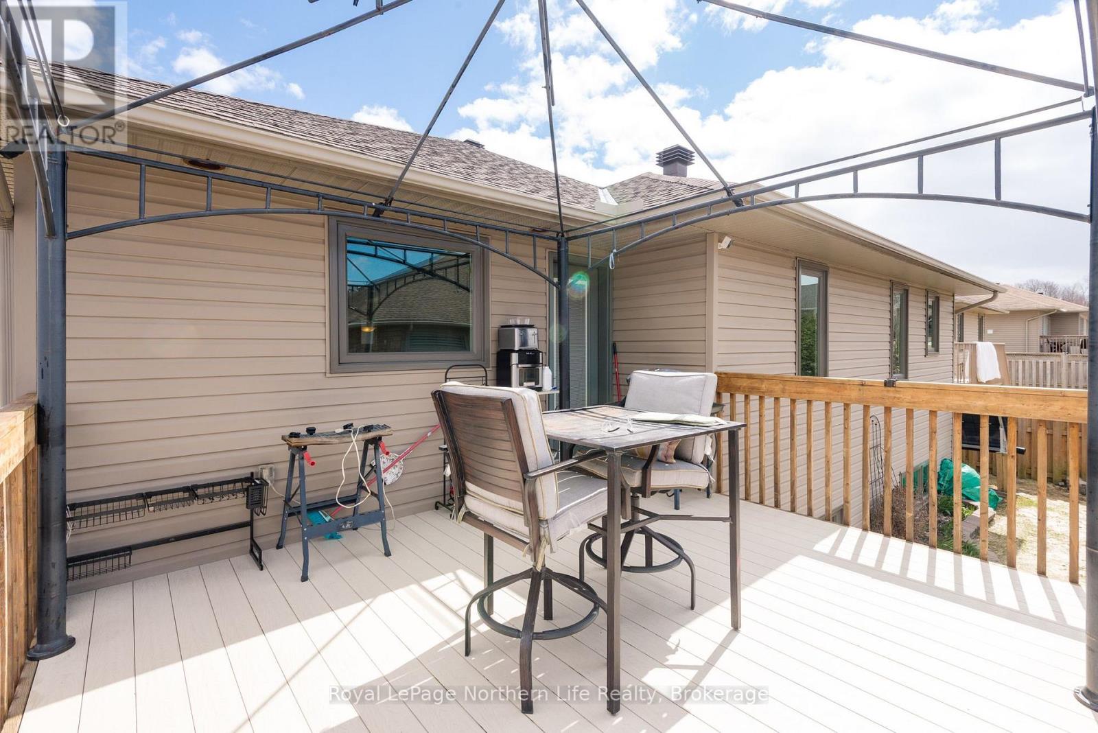 5 SUGARBUSH STREET — photo 40
