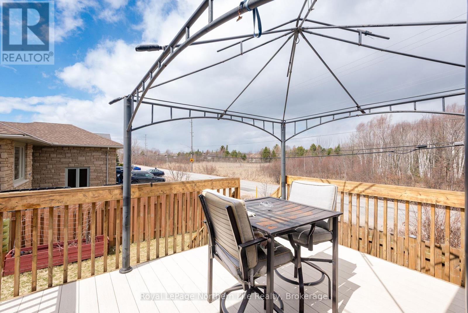 5 SUGARBUSH STREET — photo 41