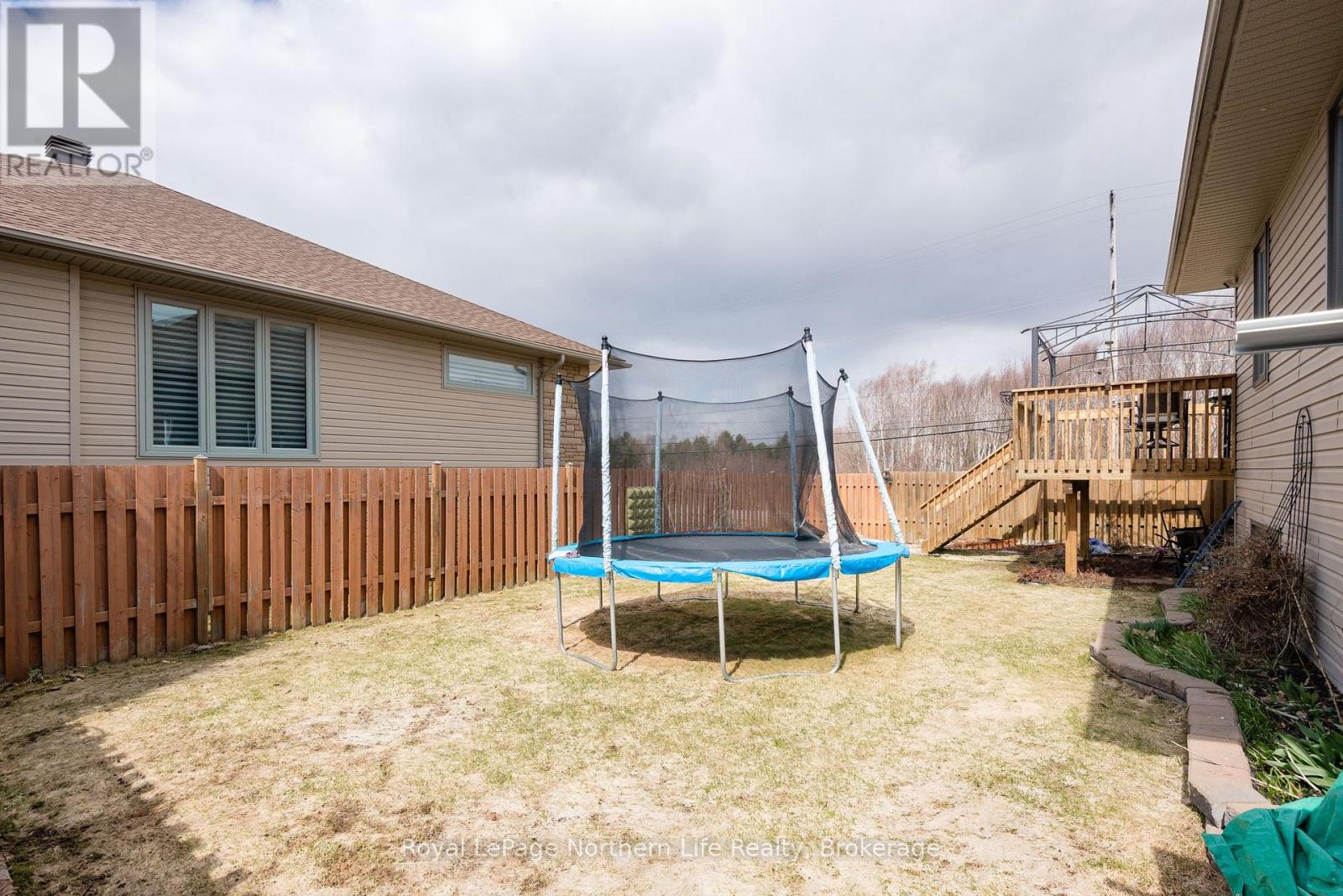 5 SUGARBUSH STREET — photo 43