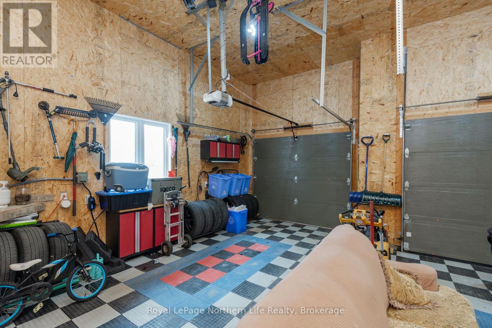 5 SUGARBUSH STREET — photo 44