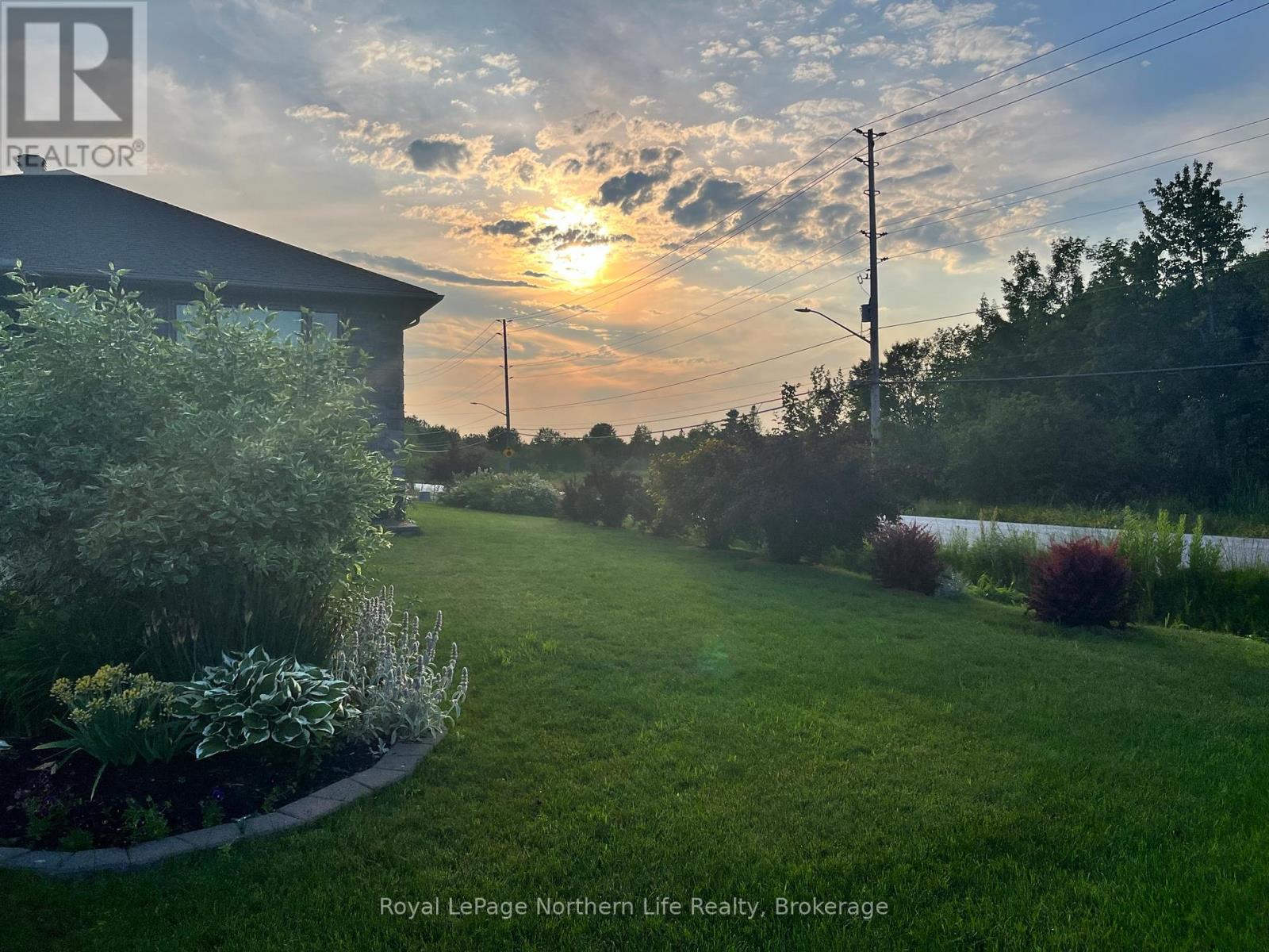 5 SUGARBUSH STREET — photo 45