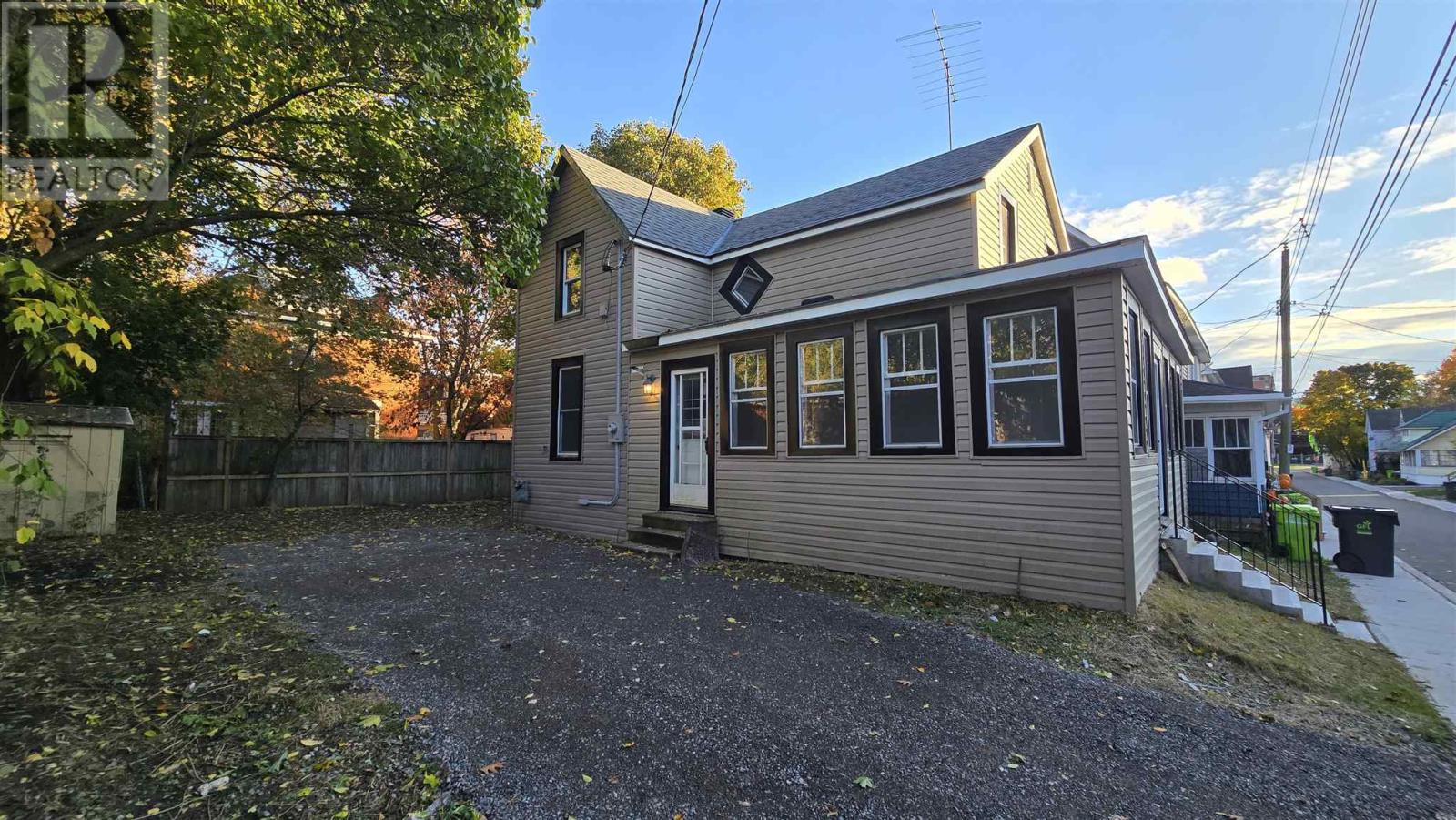 136 Biggings AVE, Sault Ste. Marie, Ontario, P6A3T9 — Photo 3