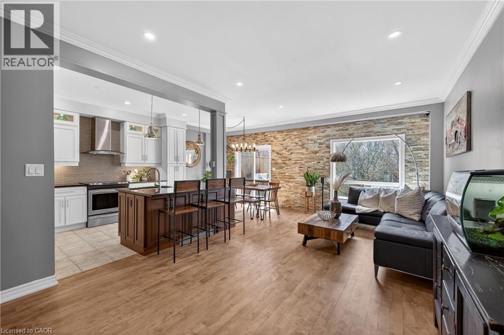 4138 MEDLAND Drive, Burlington, Ontario, L7M4Z8 — Photo 3