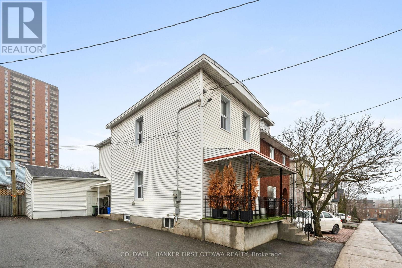 Parking, storage & laundry included!