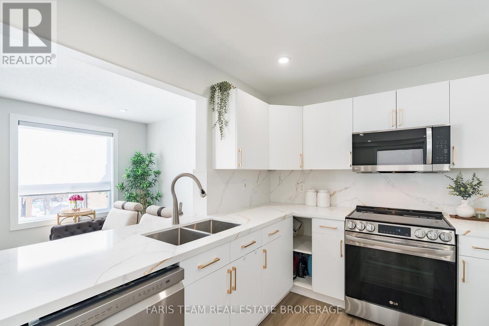 81 WALLACE STREET — photo 9