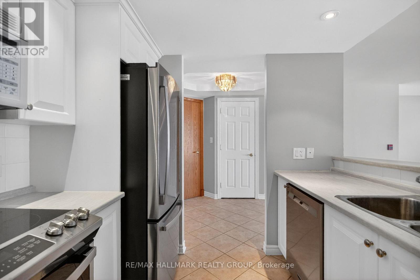 2B - 51 ROBSON COURT — photo 32