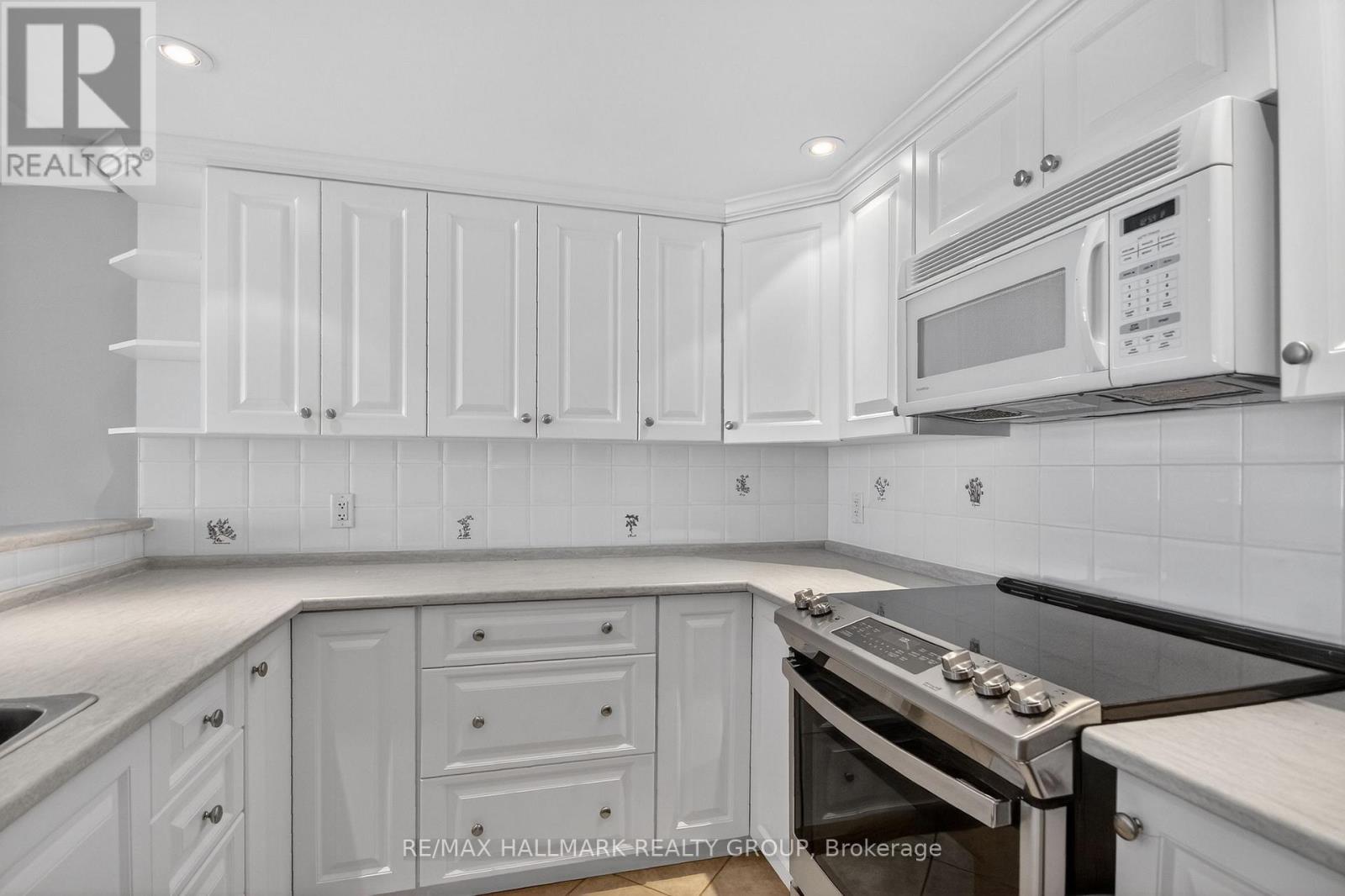 2B - 51 ROBSON COURT — photo 30