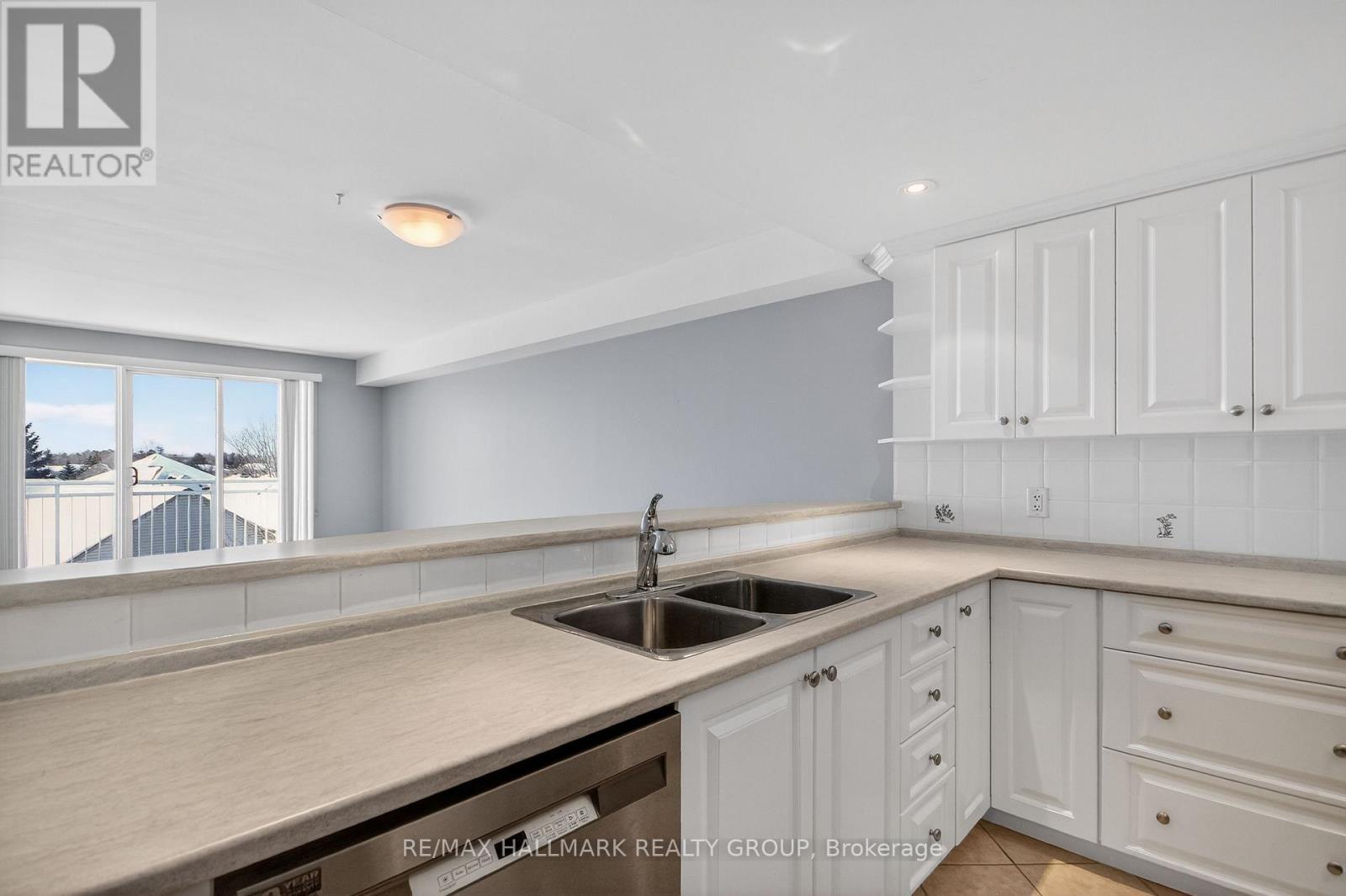 2B - 51 ROBSON COURT — photo 29