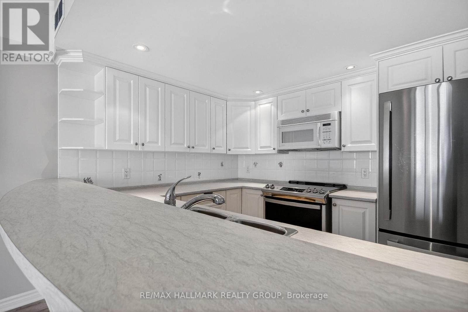 2B - 51 ROBSON COURT — photo 33