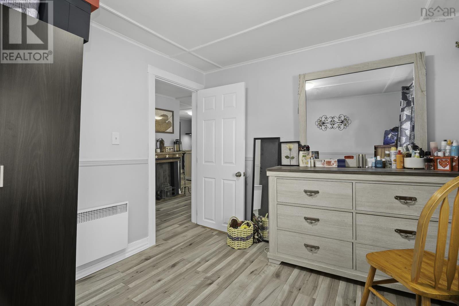 Property 22 of 39 of 215 Oakdene Avenue