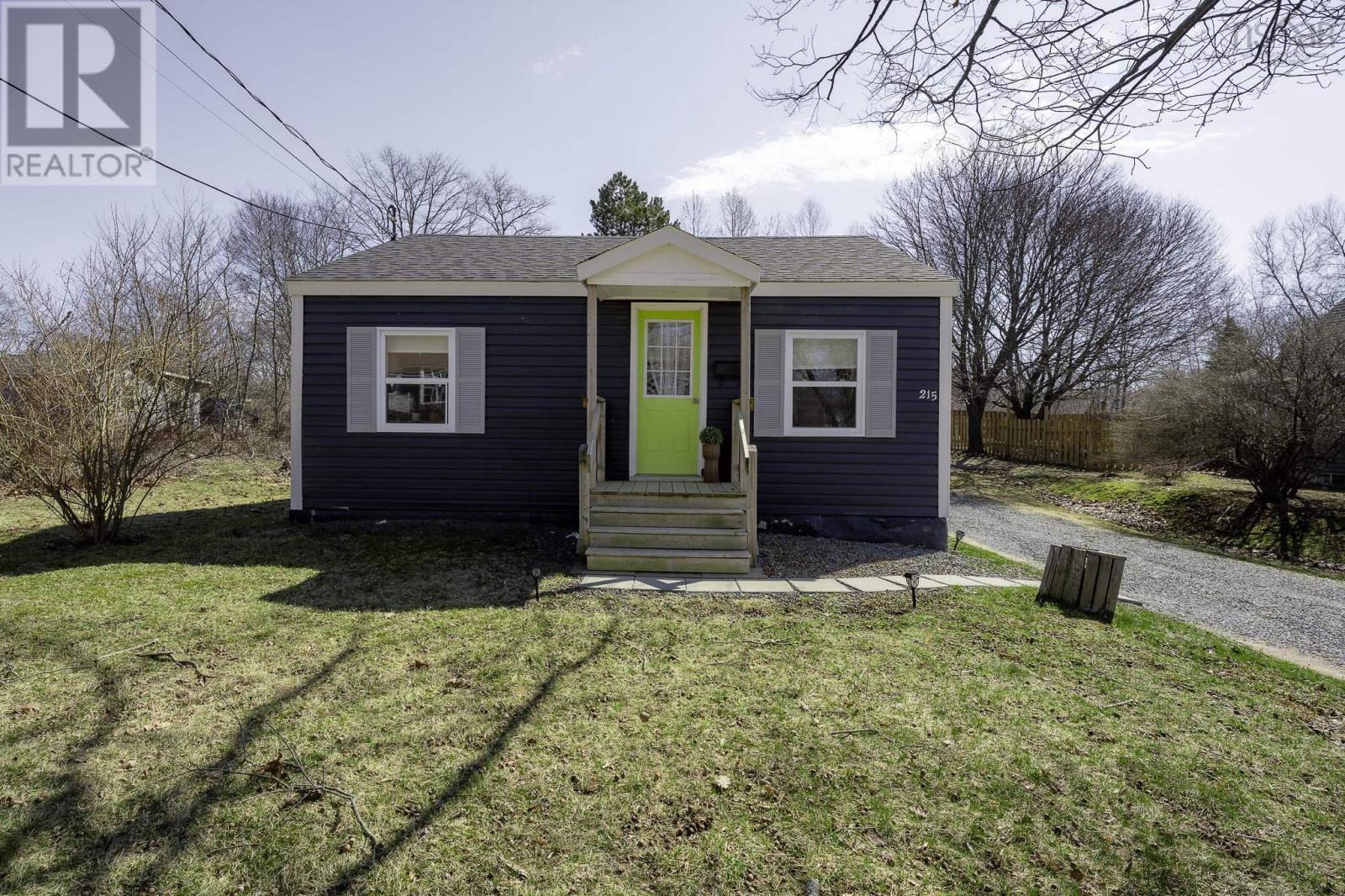 Property 37 of 39 of 215 Oakdene Avenue