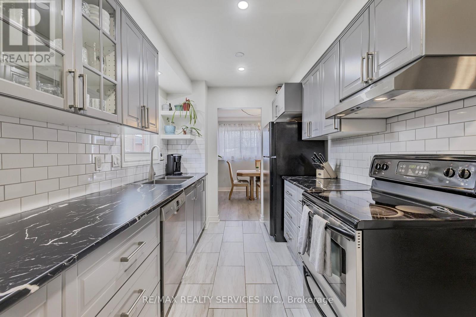 40 CRENSHAW COURT — photo 12