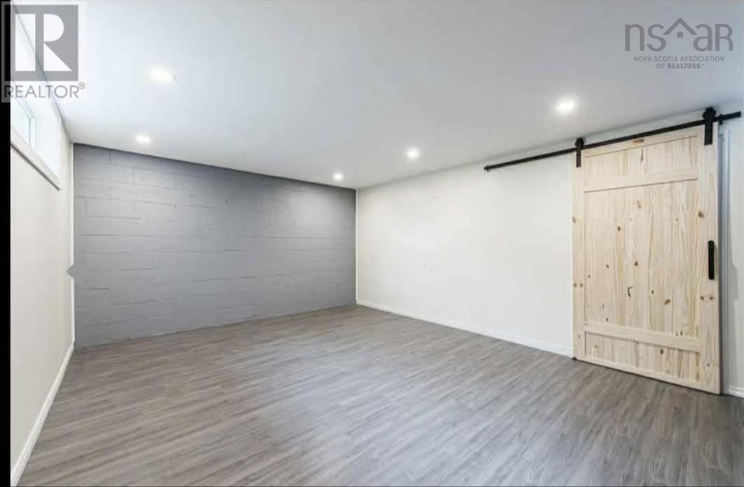 Property 11 of 23 of 146/148 Roleika Drive