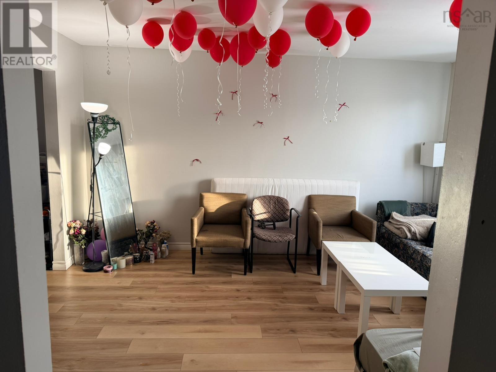 Property 21 of 23 of 146/148 Roleika Drive