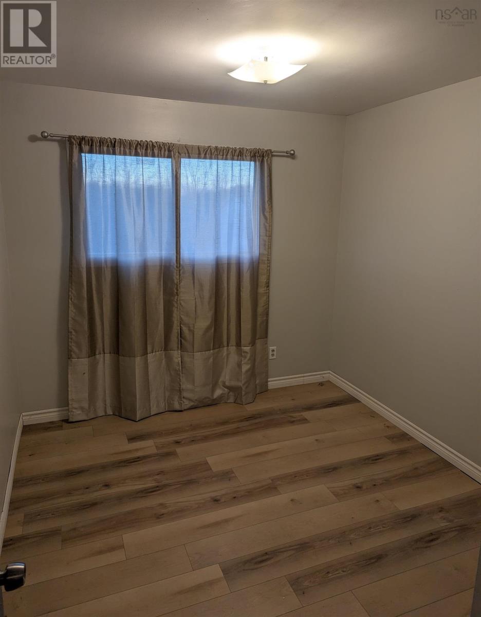 Property 14 of 23 of 146/148 Roleika Drive