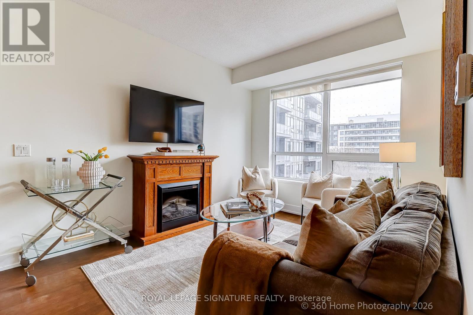 #301 7 KENASTON GARDENS - 16