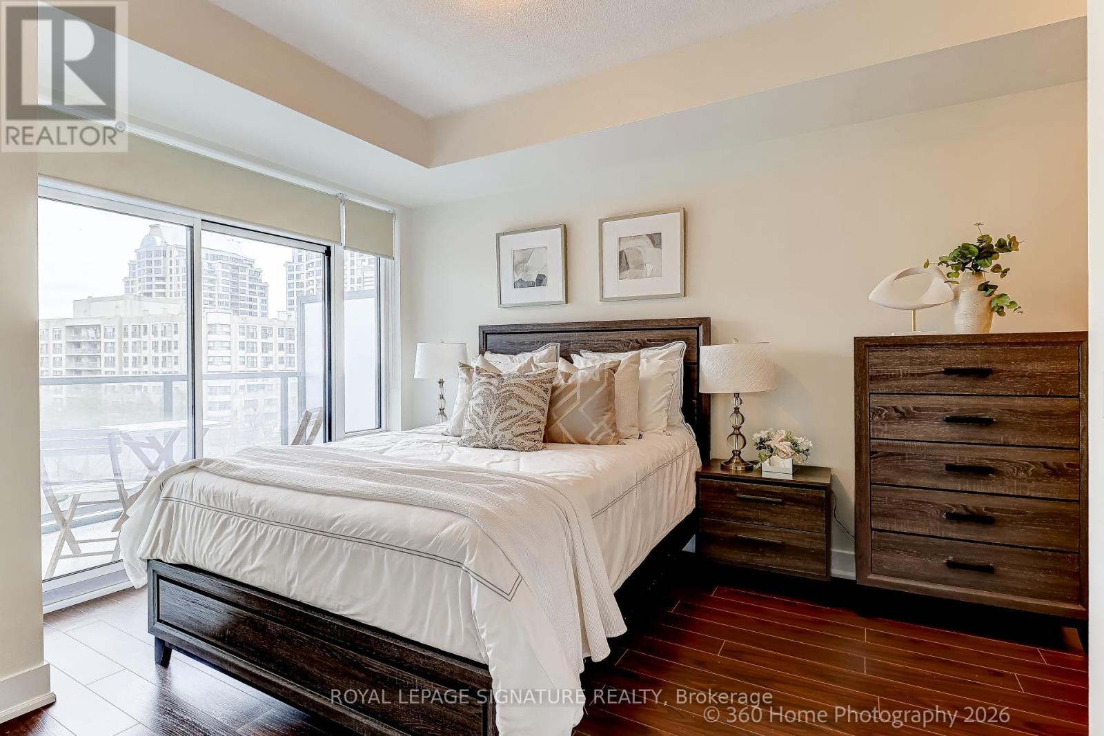 #301 7 KENASTON GARDENS - 17