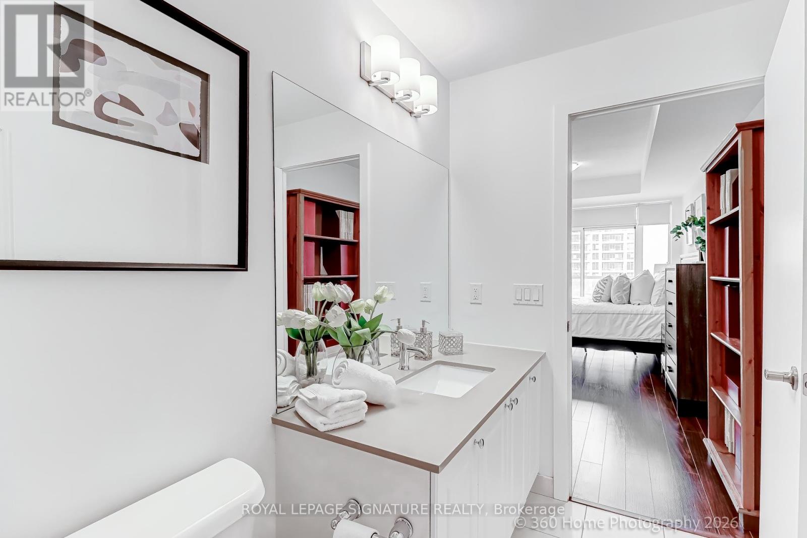 #301 7 KENASTON GARDENS - 19