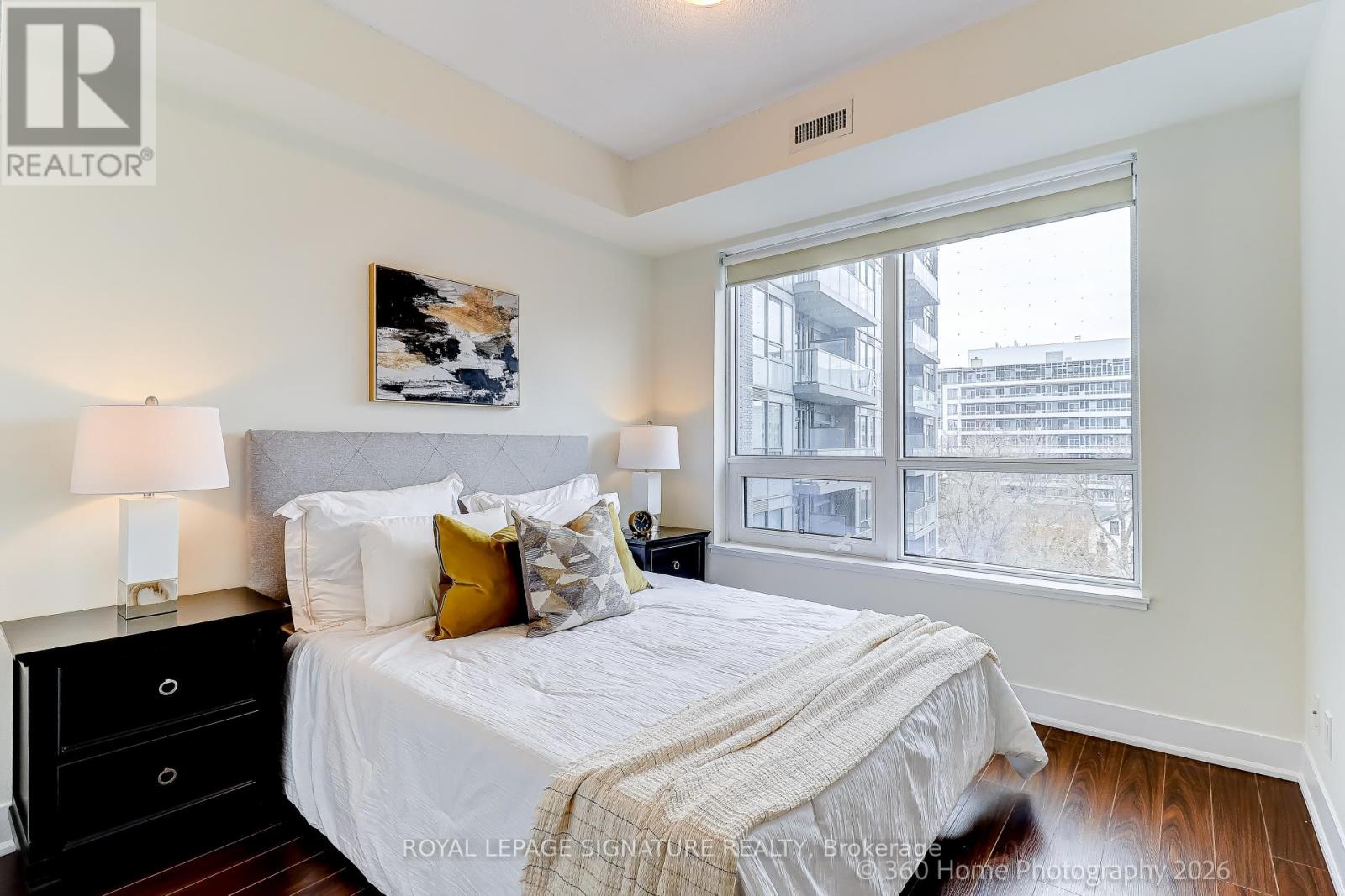#301 7 KENASTON GARDENS - 21