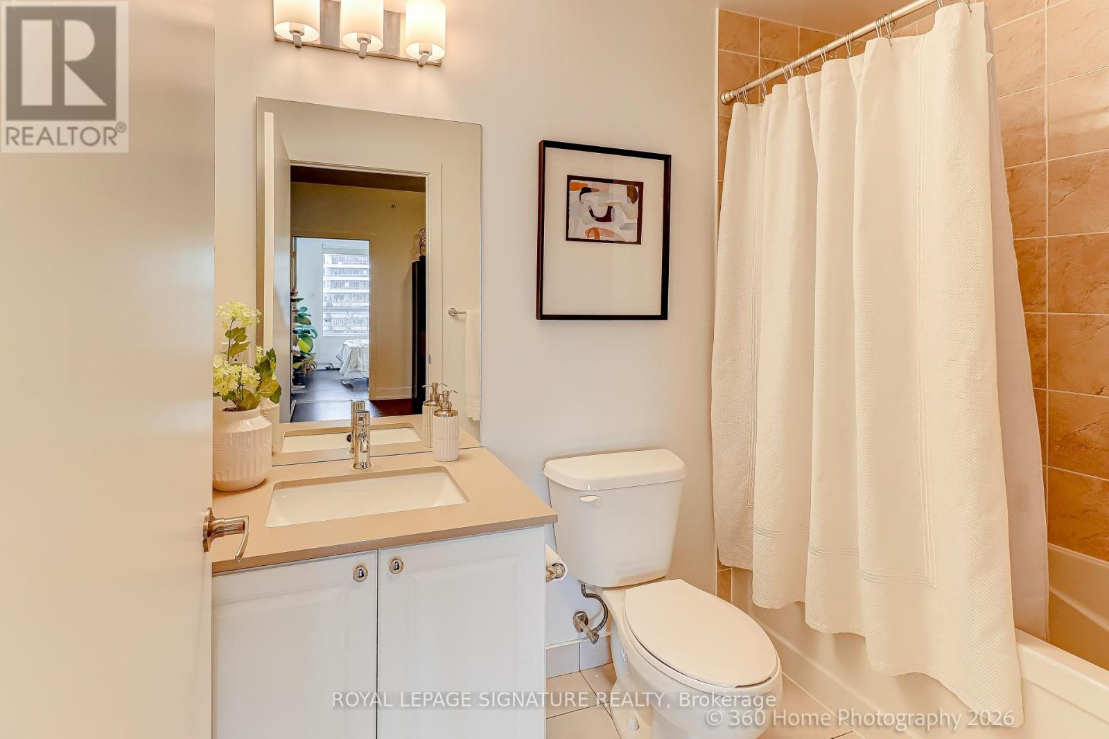 #301 7 KENASTON GARDENS - 23
