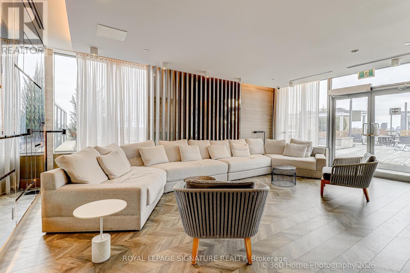#301 7 KENASTON GARDENS - 6