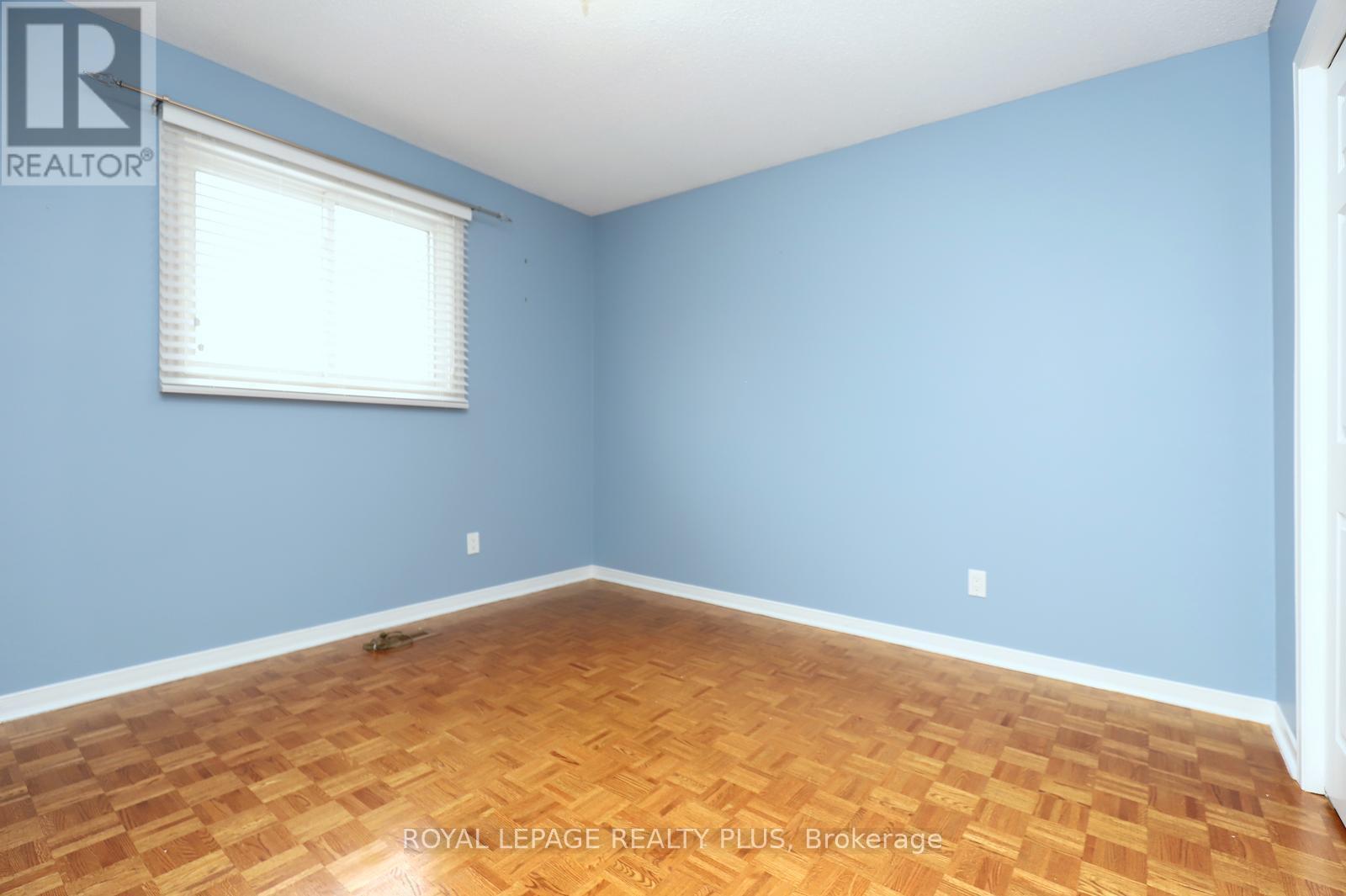 1086 HEDGE DRIVE — photo 31