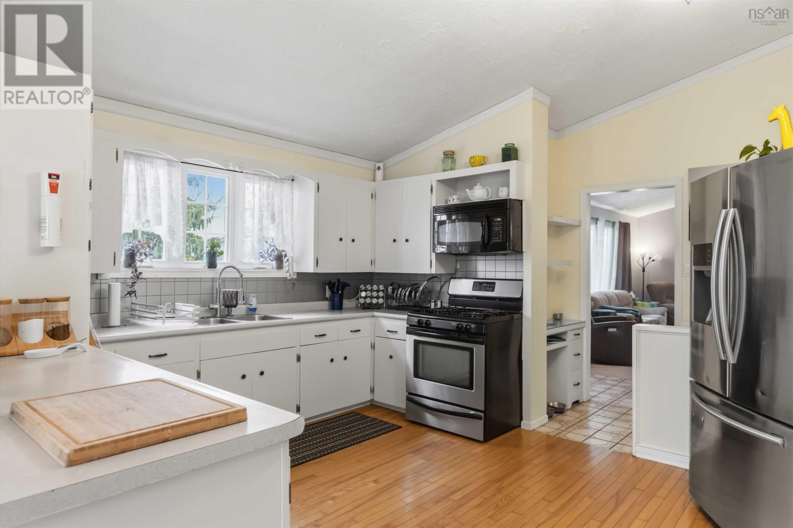 Property 17 of 49 of 7140 Highway 201