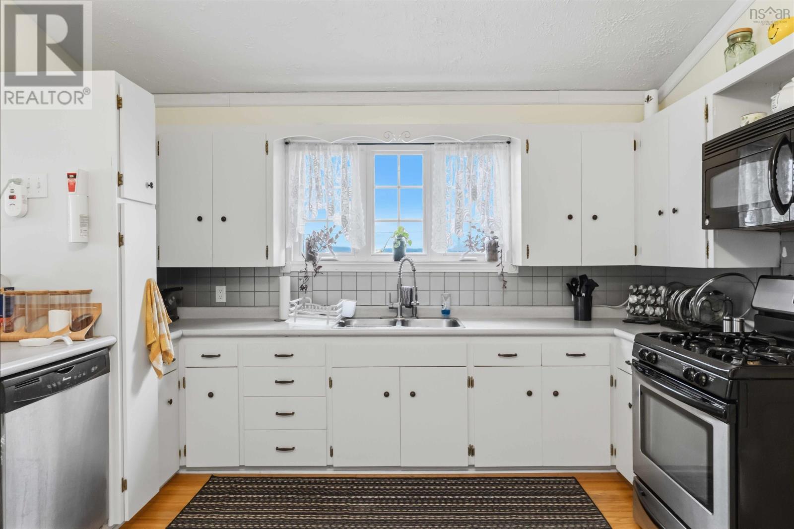 Property 14 of 49 of 7140 Highway 201